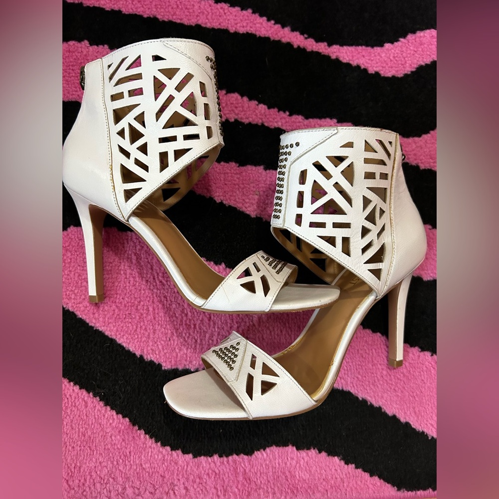 Nine West leather studded white heels 7.5